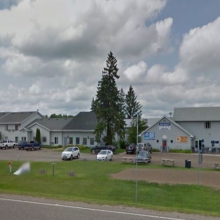 Forty Club Inn Deerwood Екстериор снимка