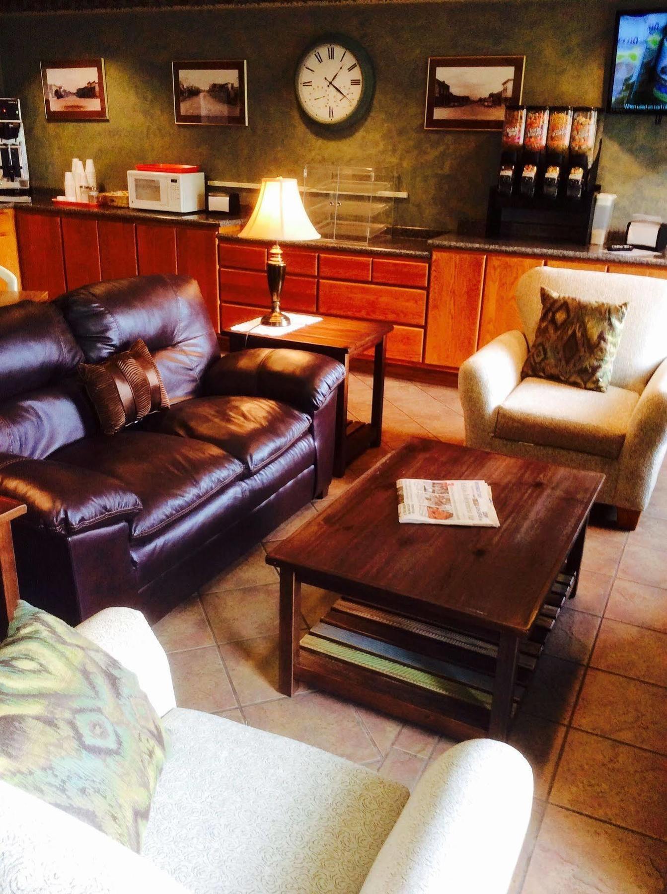 Forty Club Inn Deerwood Екстериор снимка