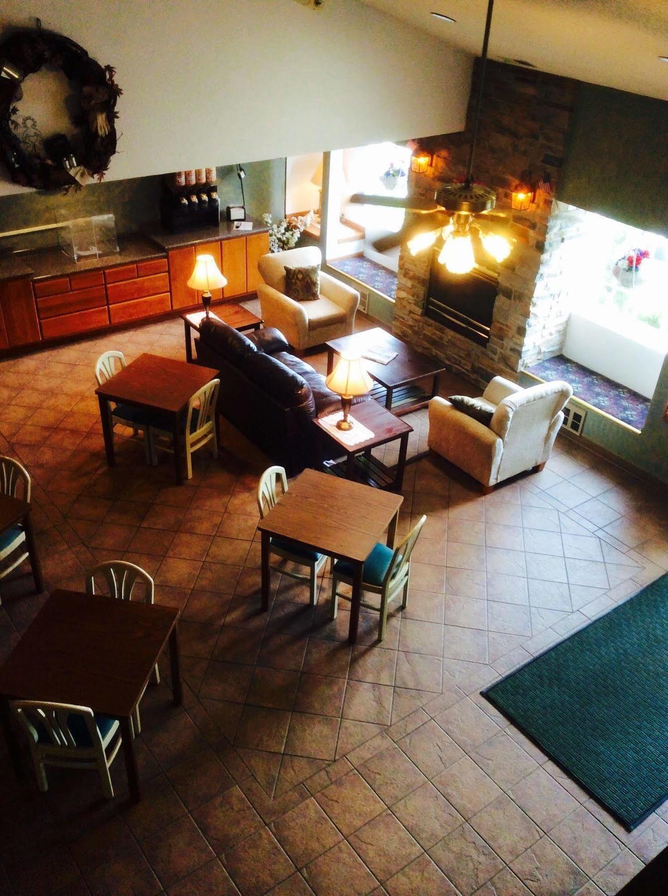 Forty Club Inn Deerwood Екстериор снимка